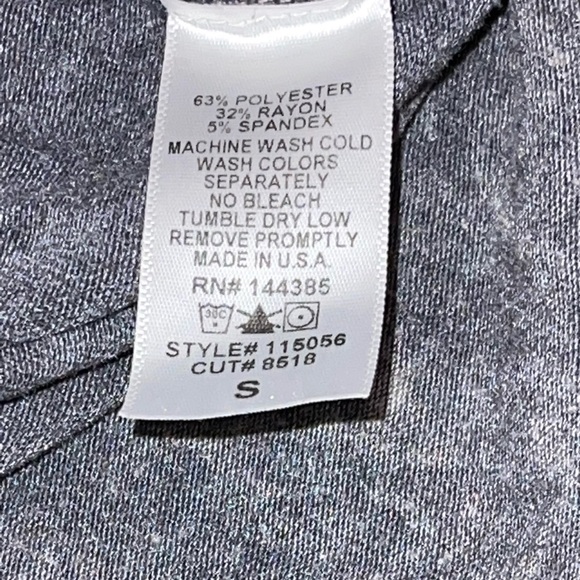 American Able Women’s Grey Distressed Cold Shoulder Top Size Small - Picture 6 of 6